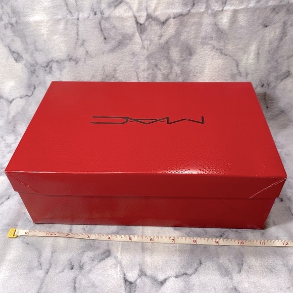Mac Cosmetics Gift Set,Red Collector Empty Box and Pink Sheer Mesh Pouch,2pc-NEW - Picture 3 of 11
